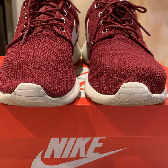 Nike Rosherun Team Red size 11. In great condition - Picture 4 of 7